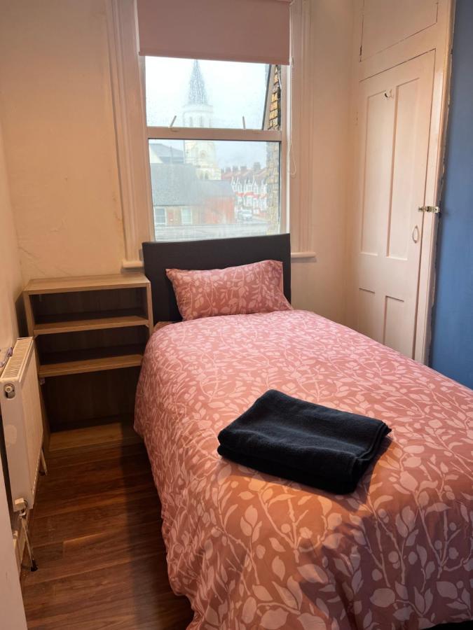 מלון Cozy London Flat מראה חיצוני תמונה
